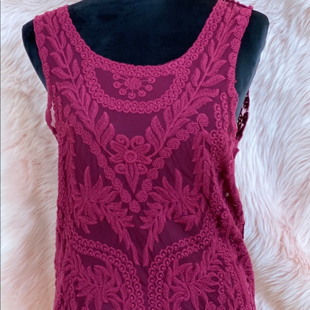 EXPRESS burgundy lace top (small)